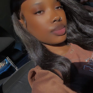 Meet your Posher, Cayla